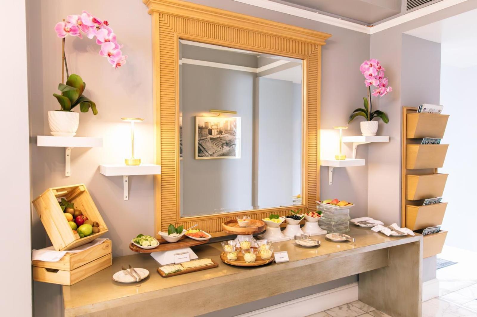 Hotel The Biltmore Angeles 4*